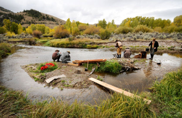 Go gold panning